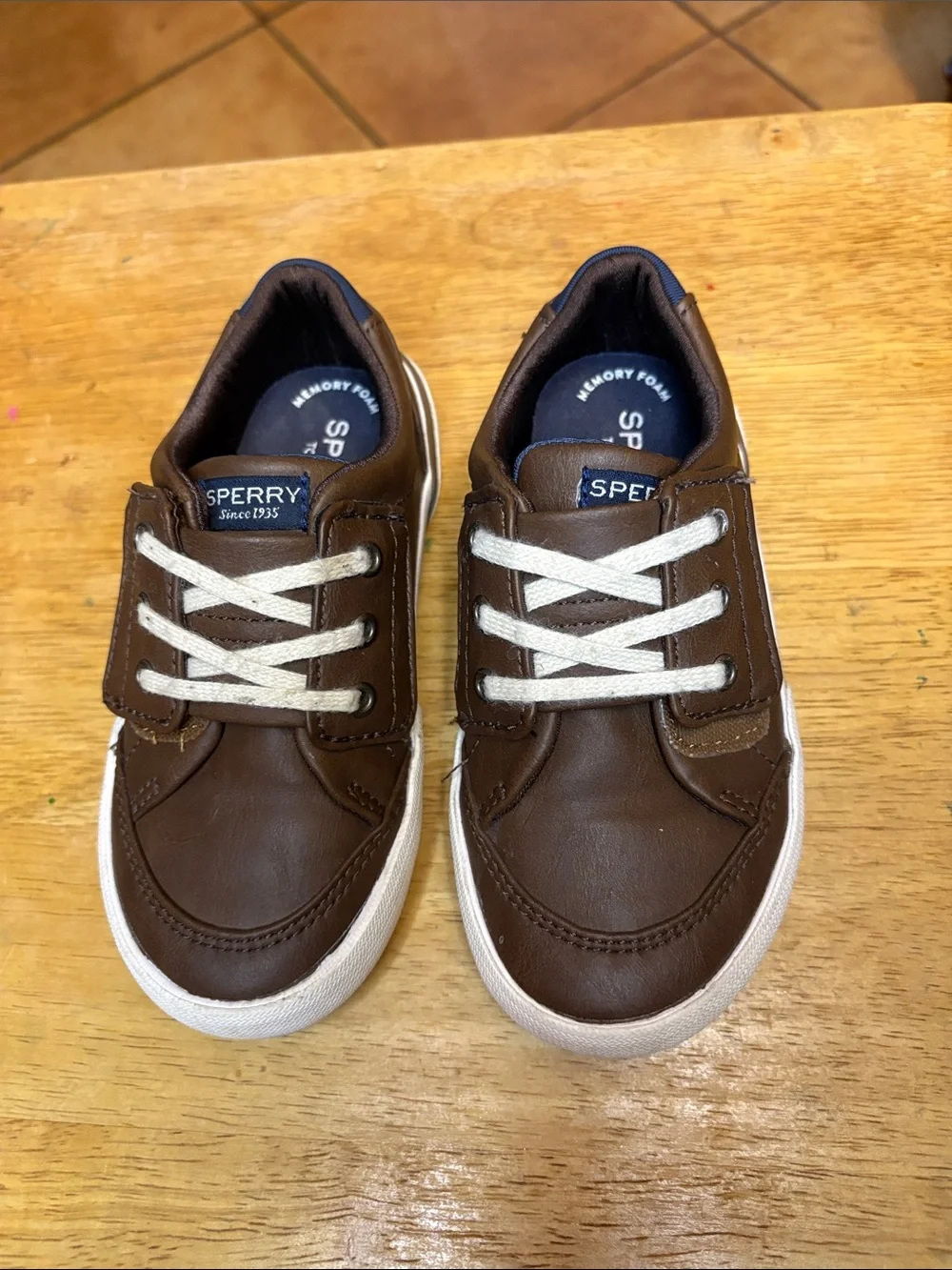 Sperry Kids Brown Leather Lace-Up Sneakers with White Soles